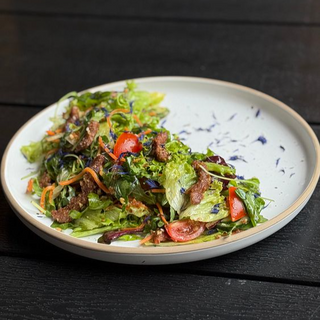 Салат з телятиною (220г)