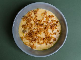 Банош з білими грибами та сиром сулугуні (300g)