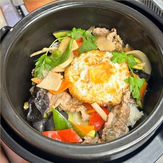 044- Riso in Pentola con Manzo / Rice in a pot with beef / 石锅牛肉盖饭