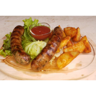 Ароматен петрохански суджук с овкусени картофи (420г)