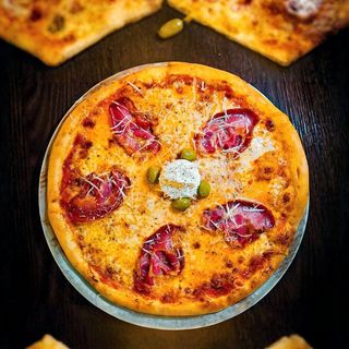 Domaćinska pizza (33cm) + Coca Cola