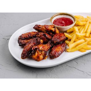 Chicken Wings with Chips