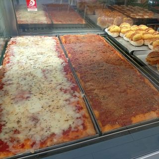 Pizza e sfincione a taglio al kg.