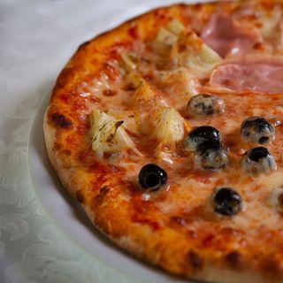 Pizza Cuatro Estaciones
