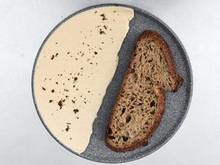 Збите місо-масло з білими грибами та мальдонською сіллю, 100 г