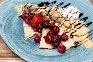 Palačinka sa nutellom i šumskim voćem 250g