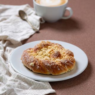 Drożdżówka z kruszonką 100 g