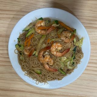 83. Fideo chino con gambas
