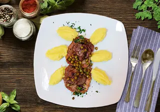 Steak de porc cu ficăţei de pasăre