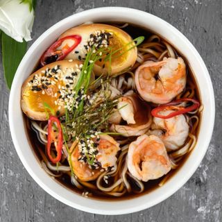 Рамен з креветками