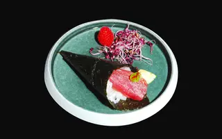 120. Temaki tuna