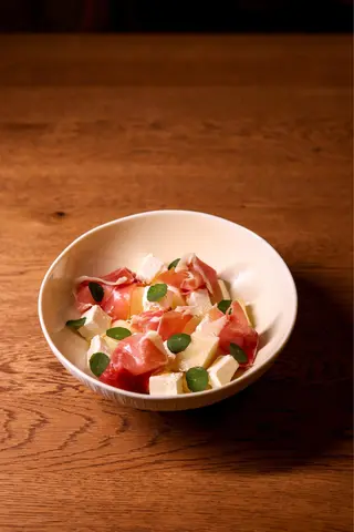 Pršuta Dinja salata