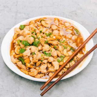 Chicken With Cashewnuts