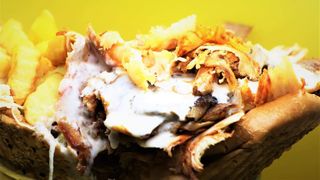 Talerz kebab bez surówek z frytkami