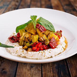 Caponata din legume coapte cu mousse din parmezan