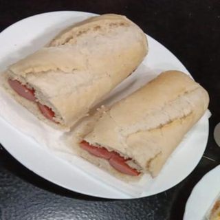 Bocadillo De Salchicha