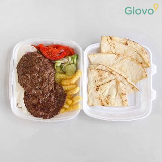 Порция телешка плескавица