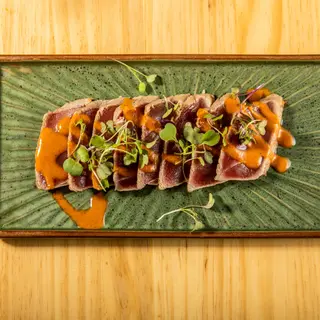 Tataki De Atún Con Salsa Chimichurri (8 Uds.)