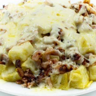 Patatas Fritas gratinada con  Kebab (PEQUEÑO))