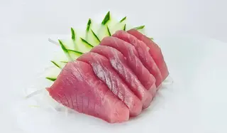 64 Sashimi maguro