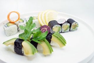 Misto di sushi vegan 12 pezzi