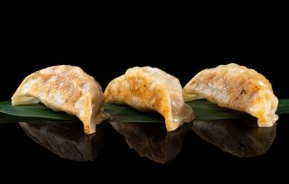 044. Gyoza alla griglia 3 pezzi