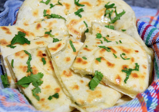 Naan Queso