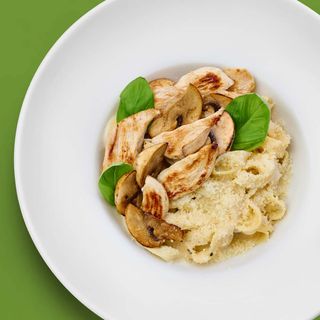 Паста Альфредо з куркою (300г)