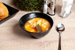 Ciorba de cartofi cu afumatura