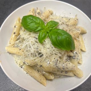 Makaron z sosem truflowym