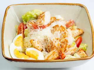 Цезарь с курицей