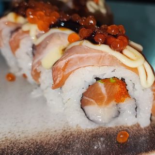 Ikura roll