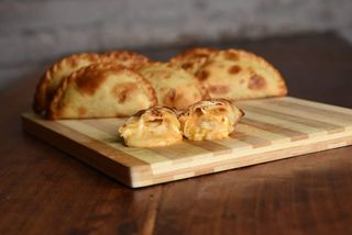 Empanada Cebolla Y Queso