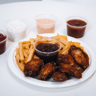 Hot Wings (Mały 4szt/ Średni 6szt/ Duży 8szt)