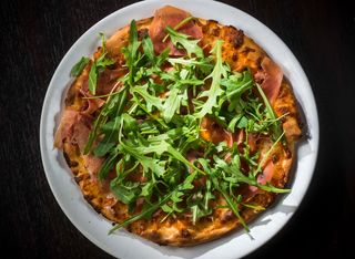 Pizza Crudo e Rucola Mica