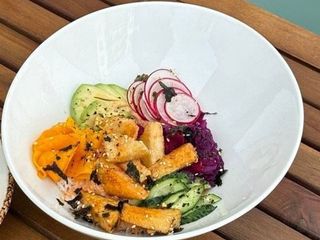 Poke bowl z tofu (340g)