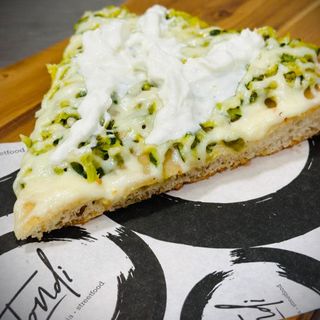 Zucchine e stracciata 2 tranci