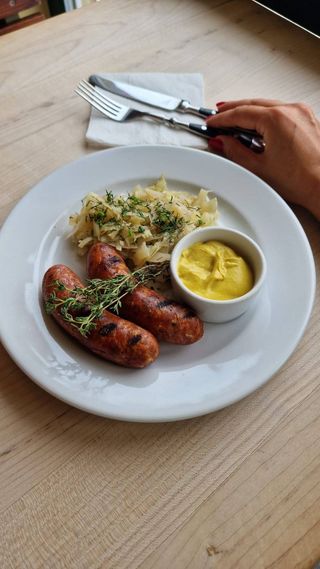 Domowa biała kiełbasa