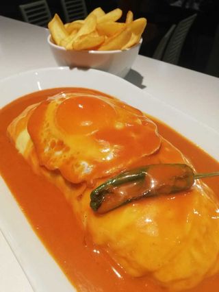Francesinha Especial Vegetariana com Batata