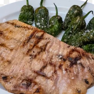 Revueltos de gambas y champiñones y secreto iberico 