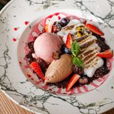 Десерт черный лес