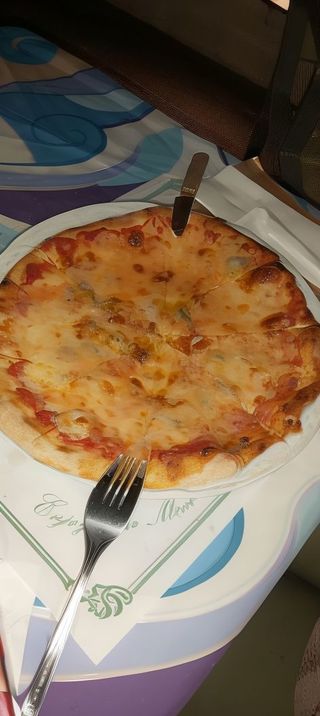 Pizza De 4 Quesos (30 Cm.)