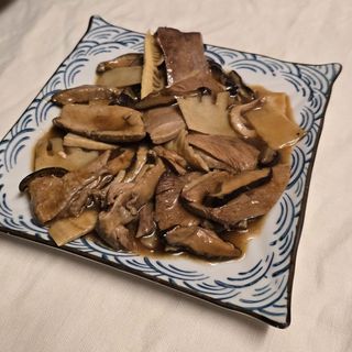 84 Anatra con bambù e funghi