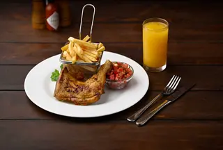 1/4 Chicken & Chips 