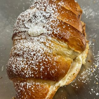 Cornetto black and white