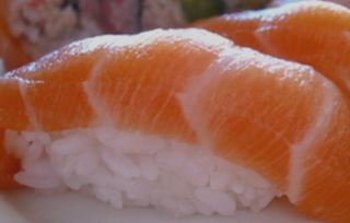 24. Nigiri Sake Salmón (1 Ud.)