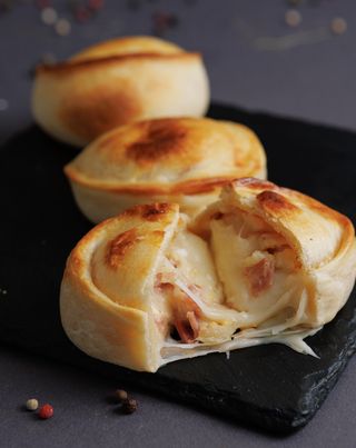 Խոզապուխտ և պանիր