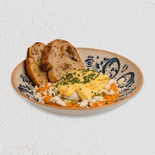 HUMUS DIN CARTOFI DULCI CU OUĂ POȘATE ȘI GUACAMOLE