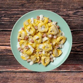 Tortellini Panna e Prosciutto