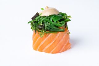 NINJA z łososiem i chuka